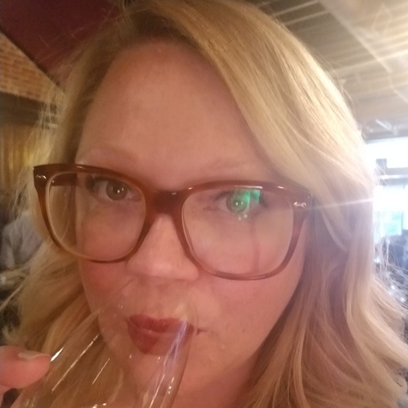 Meet your Posher, Dana - Picture 1 of 1